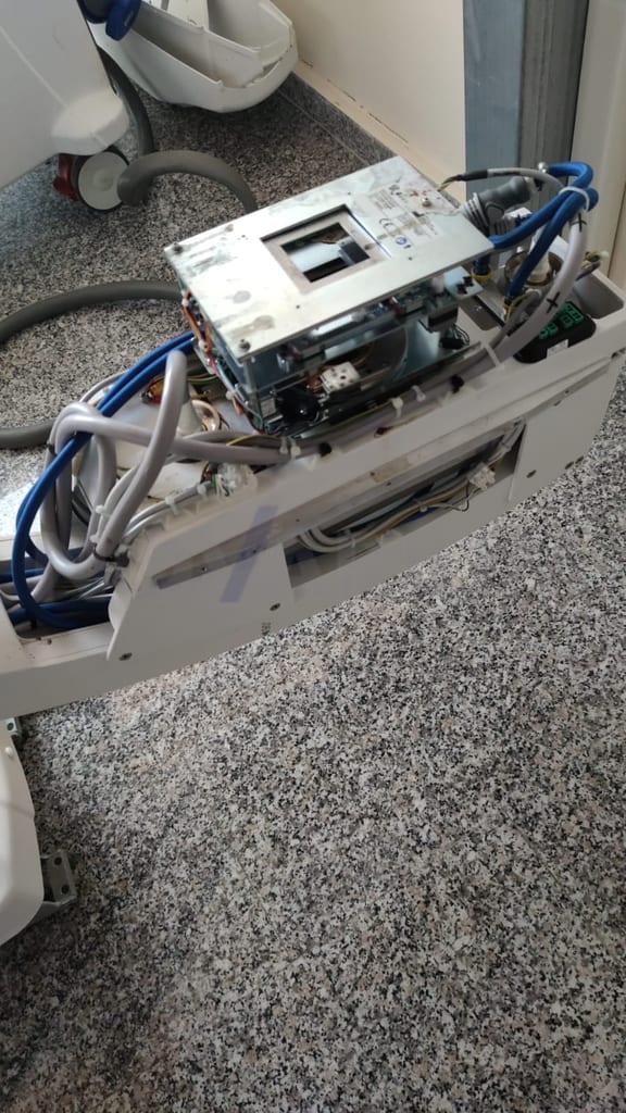 GE 5485305 - X-Ray Tube GE-BEL RAD-99B  Housing ORIIIB Max Voltage 125KV, 00-881519-01 (1).jpg