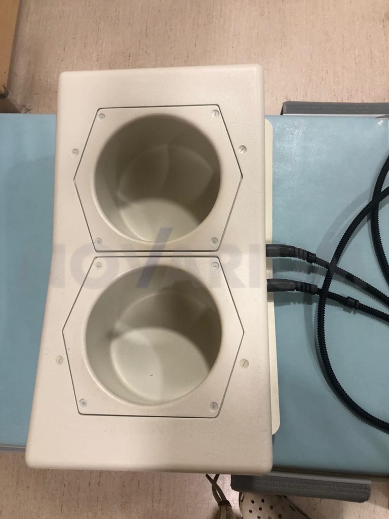 Toshiba MJAM-107A - MR Breast Coil.jpg