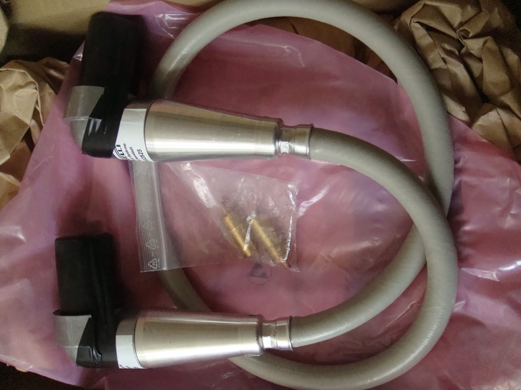 Siemens 1621007 High Voltage Cable.JPG