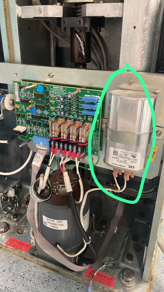 GE 2384671 - Condensator 300v 60uf.jpg