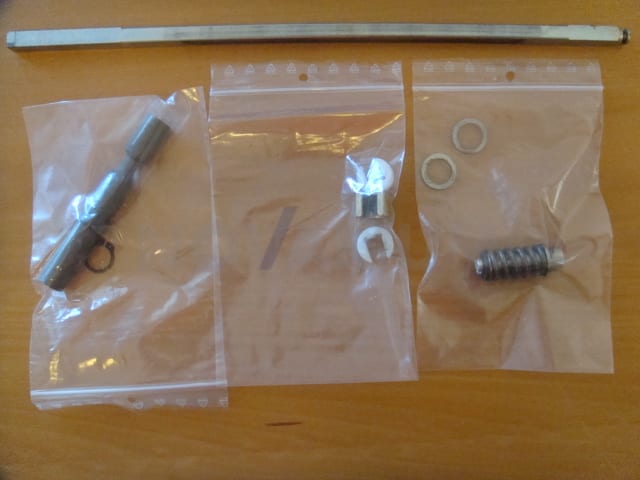 horizontal brake set + safety bolt + brake rod bez.JPG