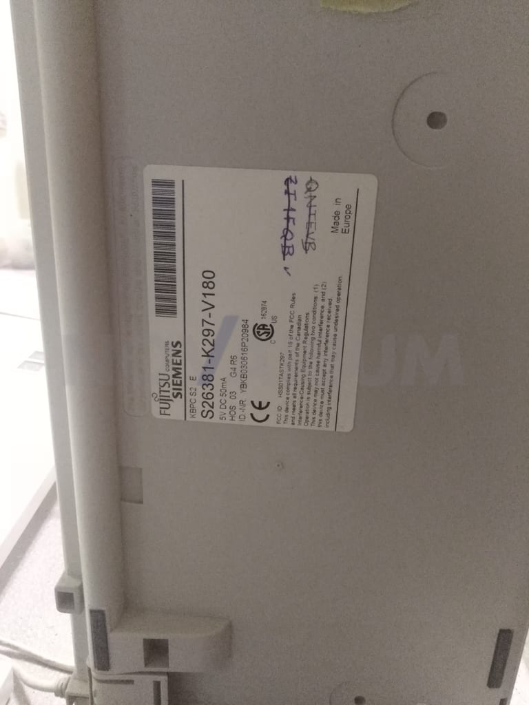 Siemens S26381-K297-V180 - Keyboard (1).jpg