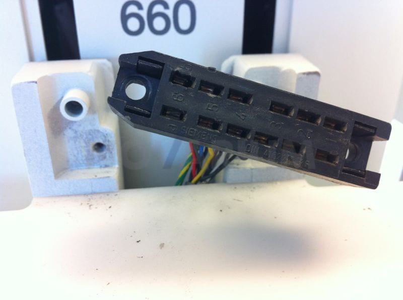 Potter Connector Female 12pin (system side).jpg